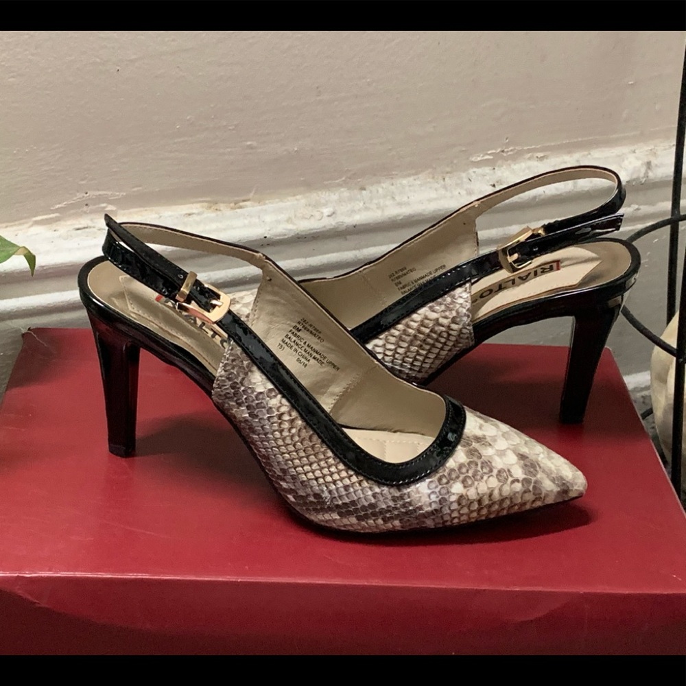 Pointy toe sling back snakeskin heels